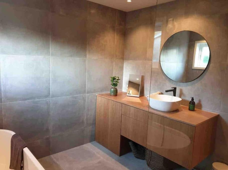 I - Valand Apartment